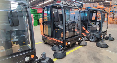 榮事達駕駛式掃地車 榮事達駕駛式掃地車.jpg