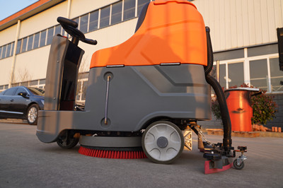 榮事達(dá)RS-DA70駕駛式洗地機(jī) 榮事達(dá)RS-DA70駕駛式洗地機(jī).jpg